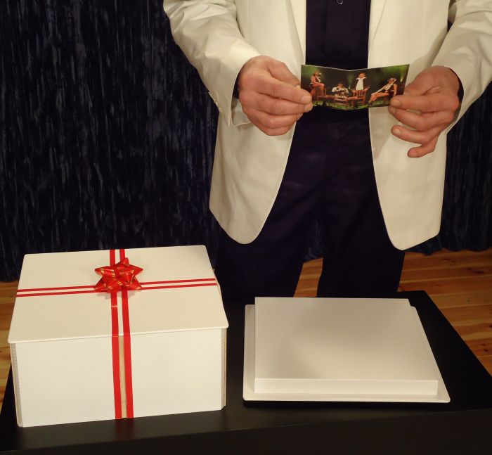 Souvenir - Magic Gift Box