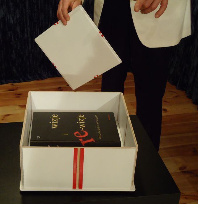 Souvenir - Magic Gift Box